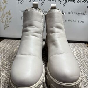 Circus by Sam Edelman Off-White Ankle Boots Women SZ 10- Box10